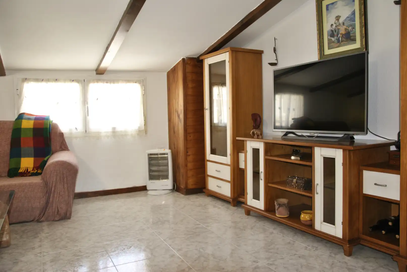 Wohnzimmer von Wohnung zum Verkauf in Arroyomolinos de la Vera mit Klimaanlage, Heizung und Möbliert