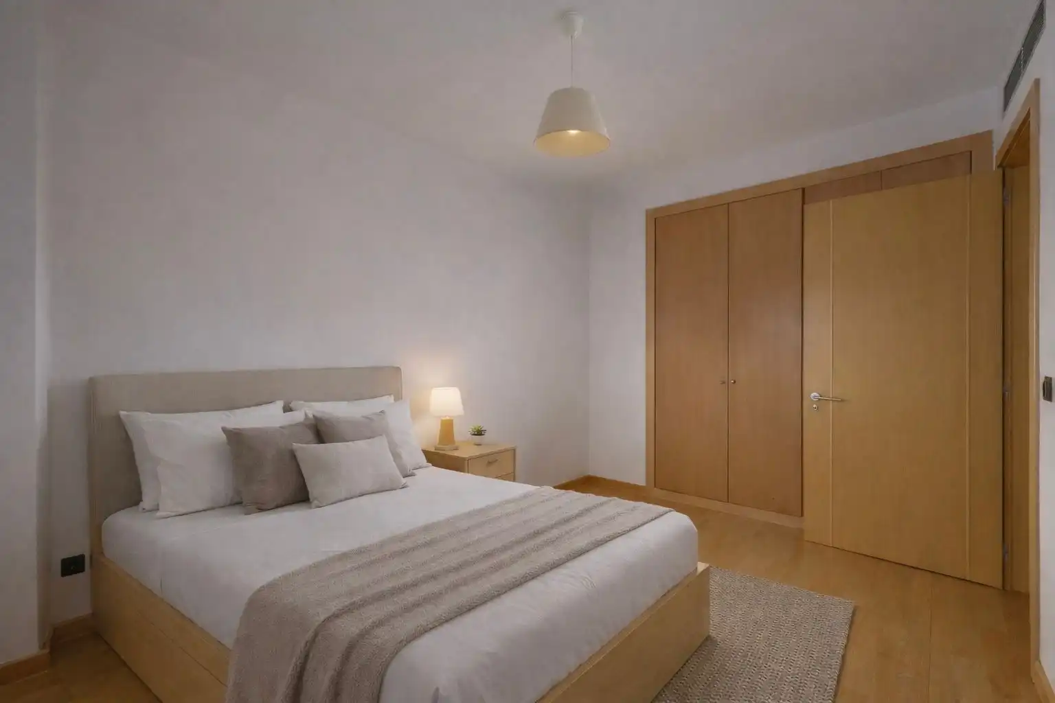 Bedroom of Flat for sale in Madrid  with Air Conditioner, Heating and Storage room
