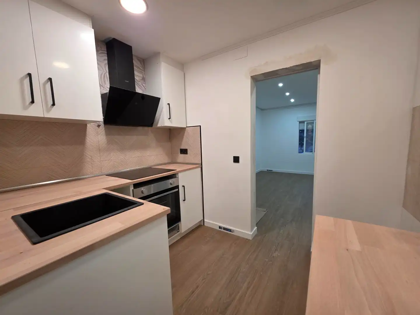 Kitchen of Flat for sale in Barcelona  with Air Conditioner and Heating