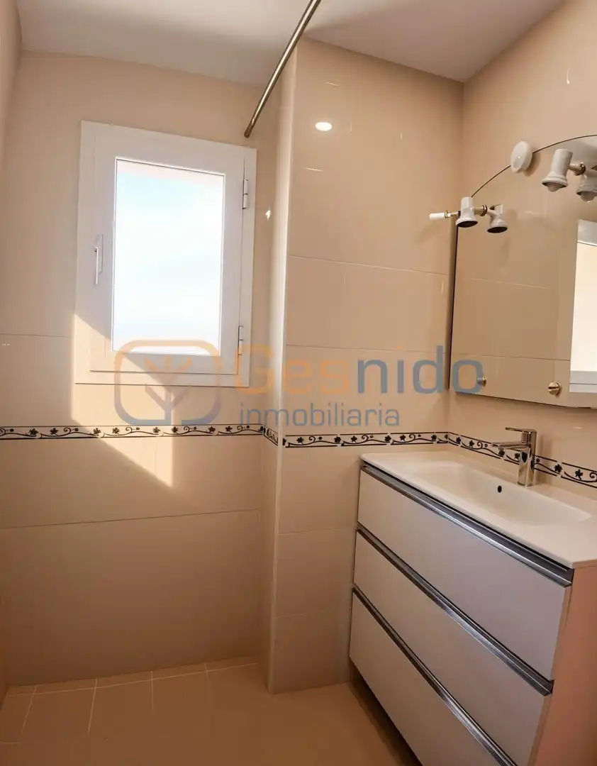 Badezimmer von Wohnung zum Verkauf in Espirdo mit Heizung, Parkett und Terrasse