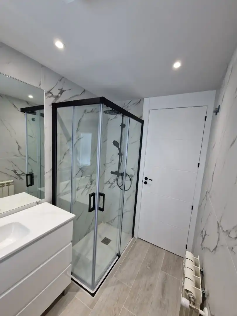 Bathroom of Flat for rent in Salamanca  with Heating and Furnished