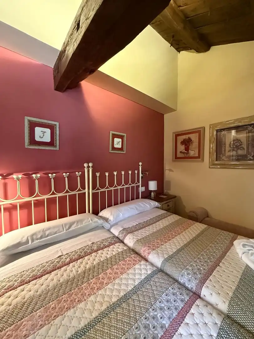 Habitación de Finca rústica en venta en Monfero con Calefacción, Jardín privado y Amueblado