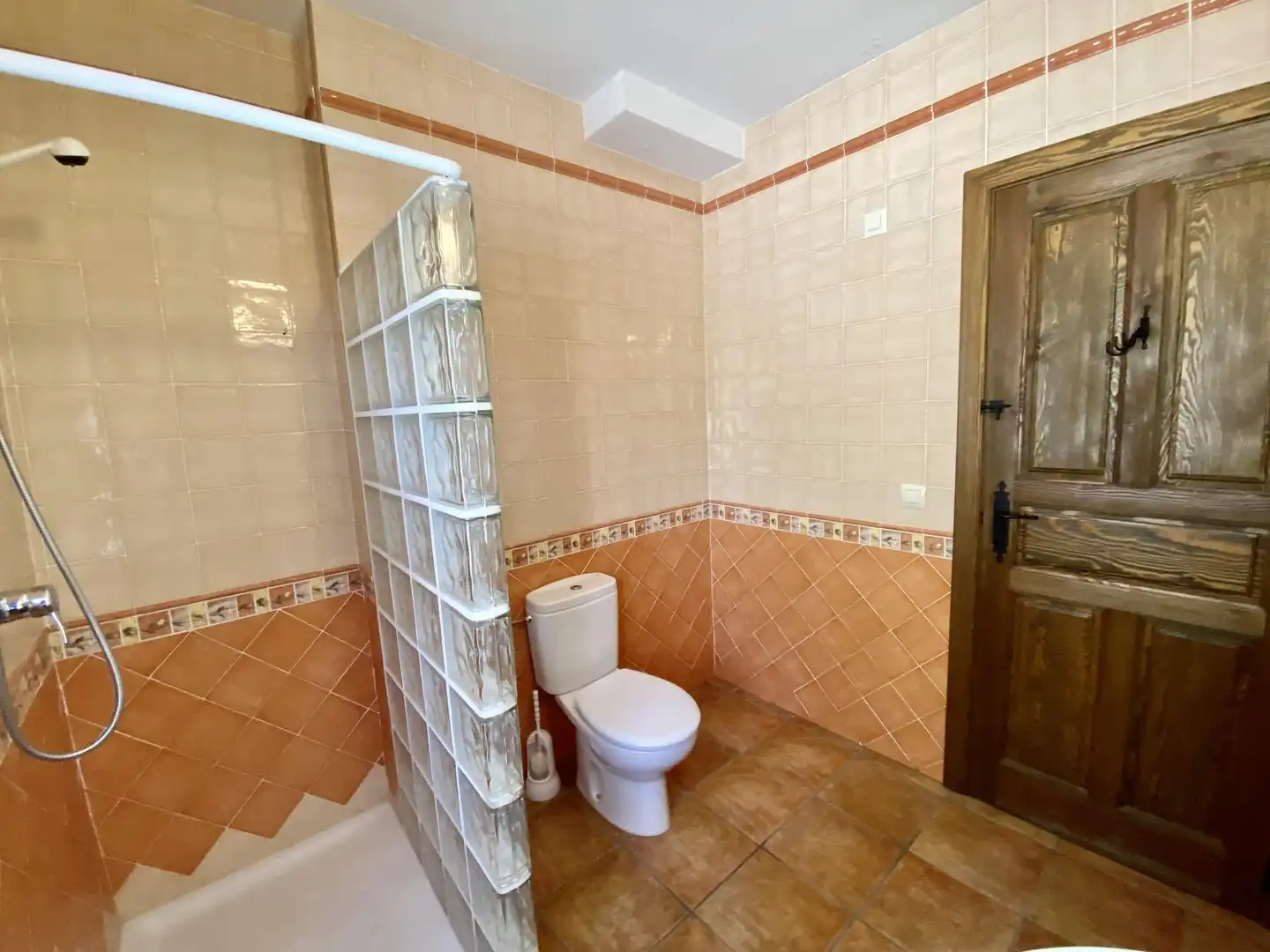 Baño de Casa o chalet en venta en Los Cortijos  con Calefacción, Terraza y Trastero