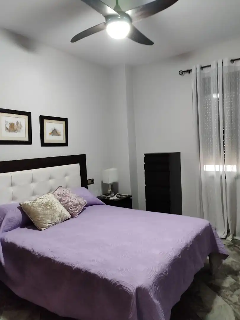 Habitación de Piso de alquiler en Huelva con Aire acondicionado, Amueblado y Balcón