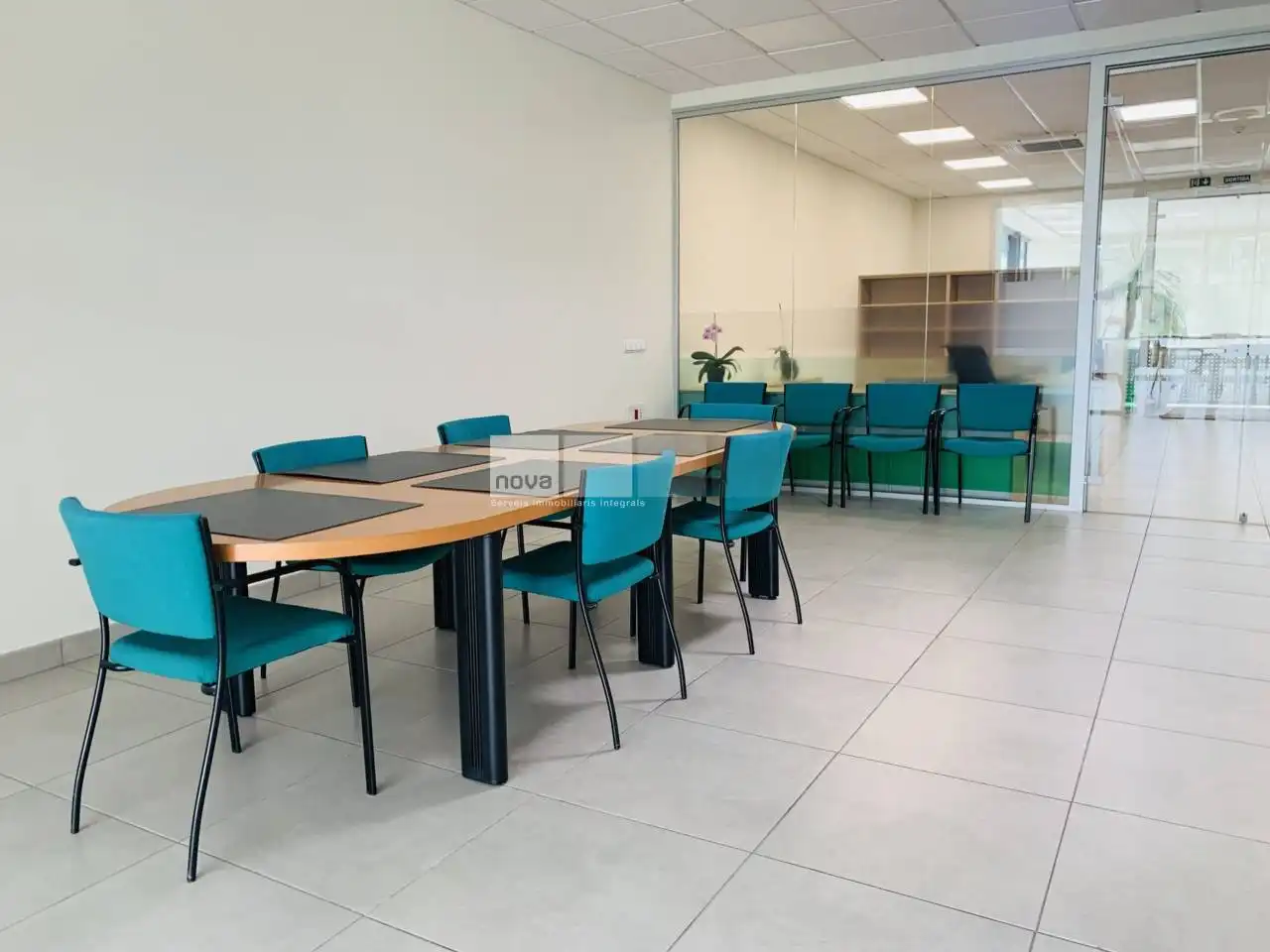 Oficina de alquiler en Tona