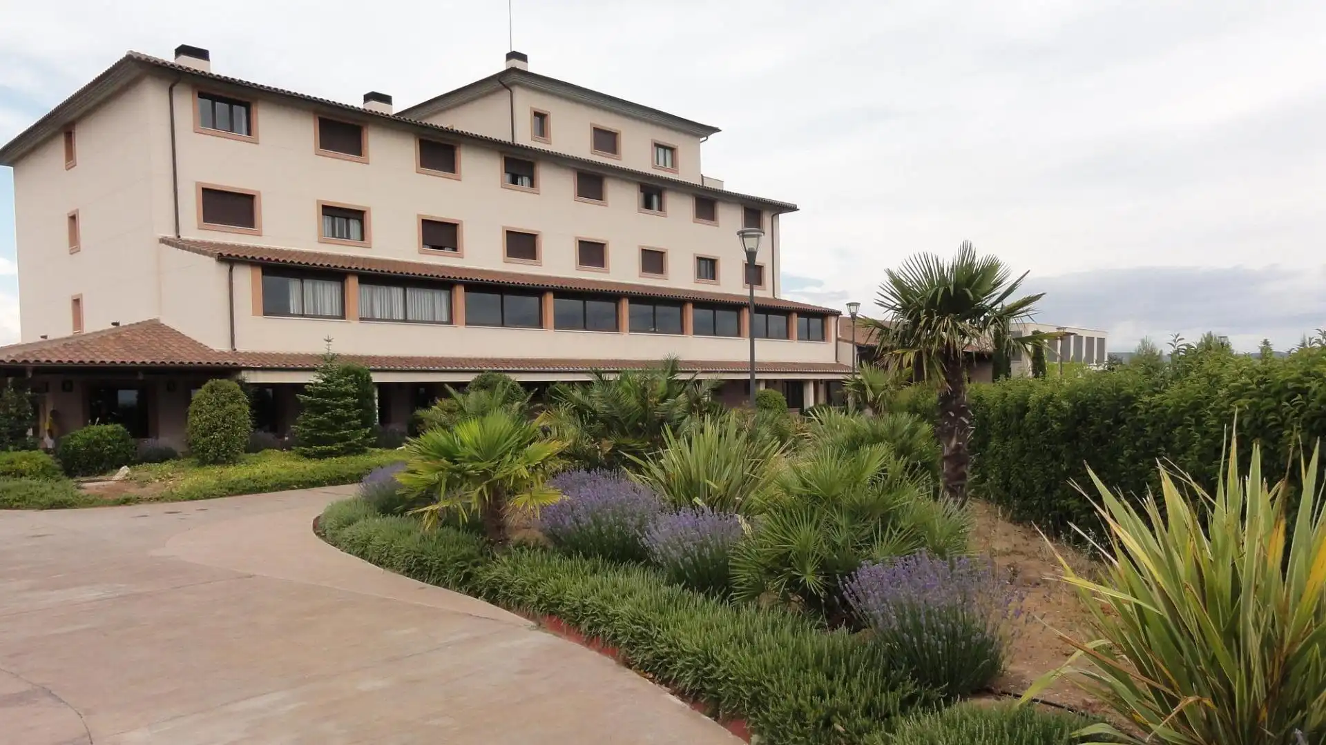 Vista exterior de Edificio en venta en Villarrubia de Santiago