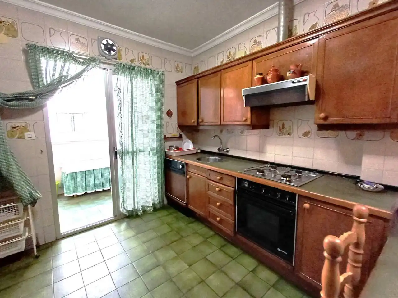 Cocina de Ático en venta en Huelva con Calefacción, Terraza y Balcón