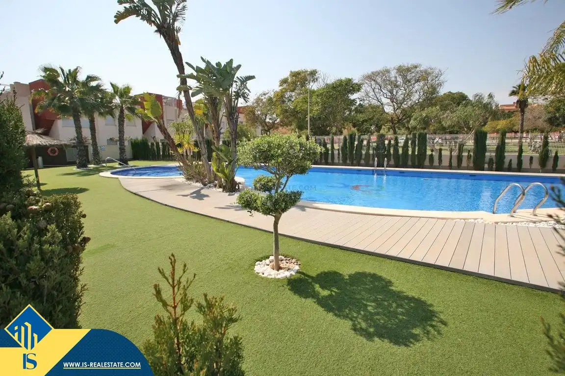 Bungalow amb piscina en venda a Nueva Torrevieja - Aguas Nuevas, imagen 45