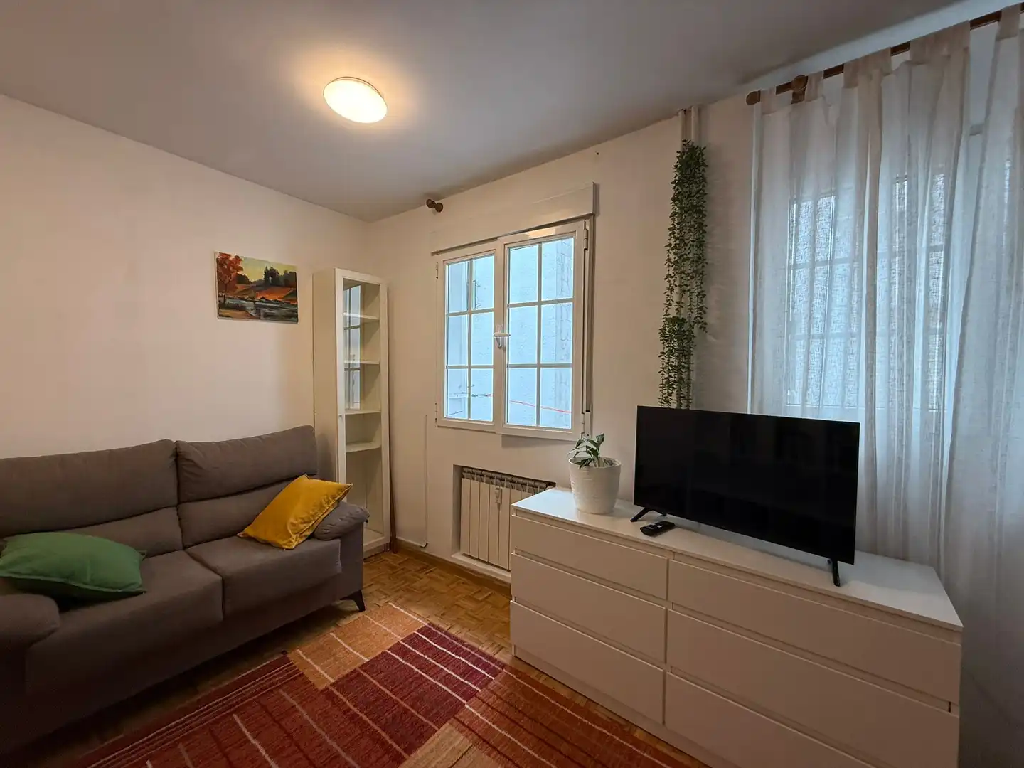 Living room of Study for rent in Madrid  with Air Conditioner, Heating and Balcony