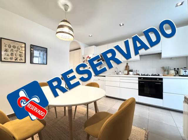 Piso en Venta en Carrer de Ruiz de Padrón en El Camp de l'Arpa del Clot