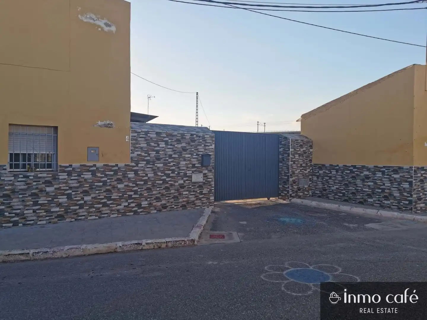Vista exterior de Casa adosada en venta en Crevillent con Aire acondicionado