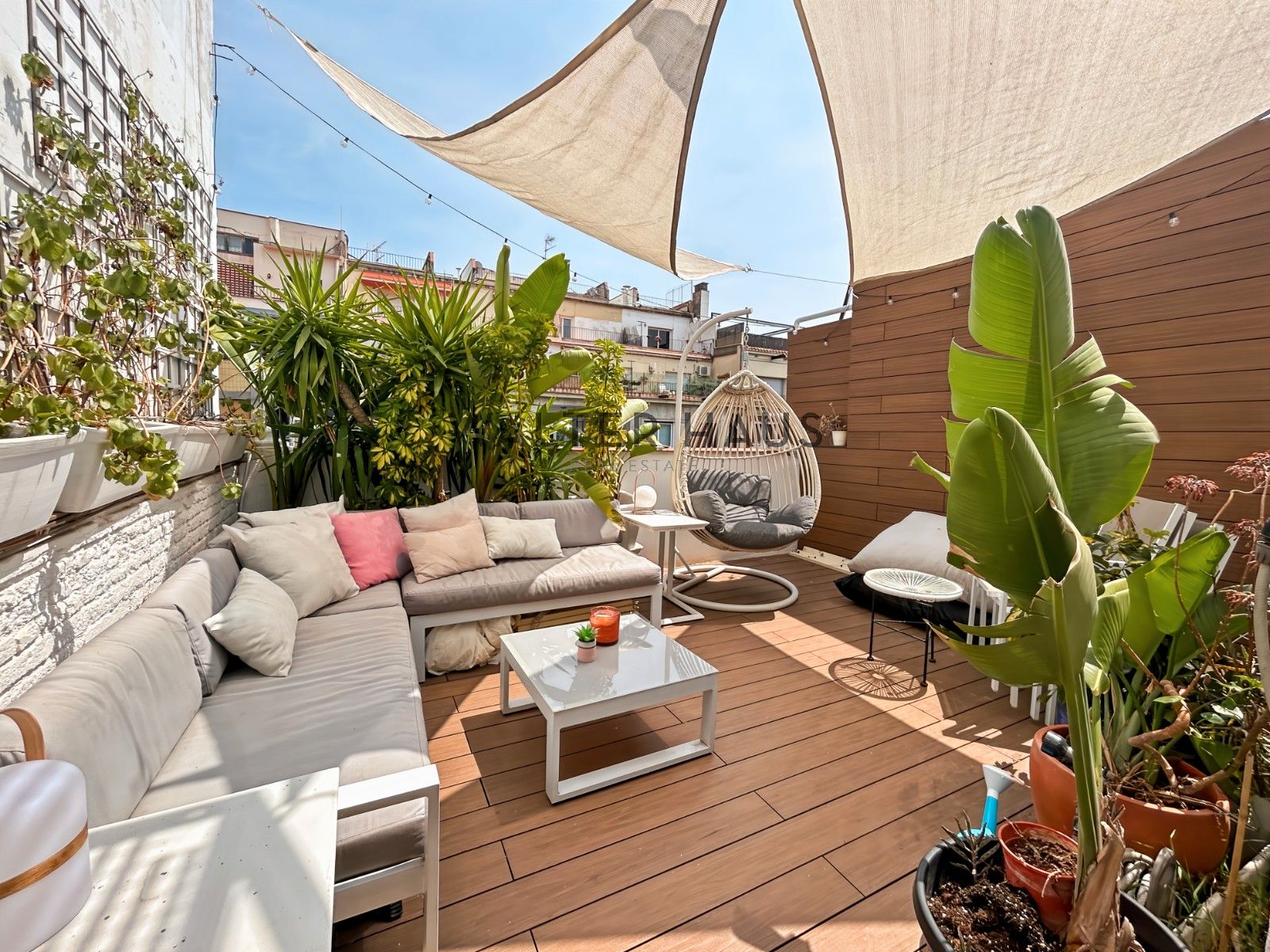 Terrace of Attic to rent in  Barcelona Capital  with Air Conditioner, Heating and Parquet flooring