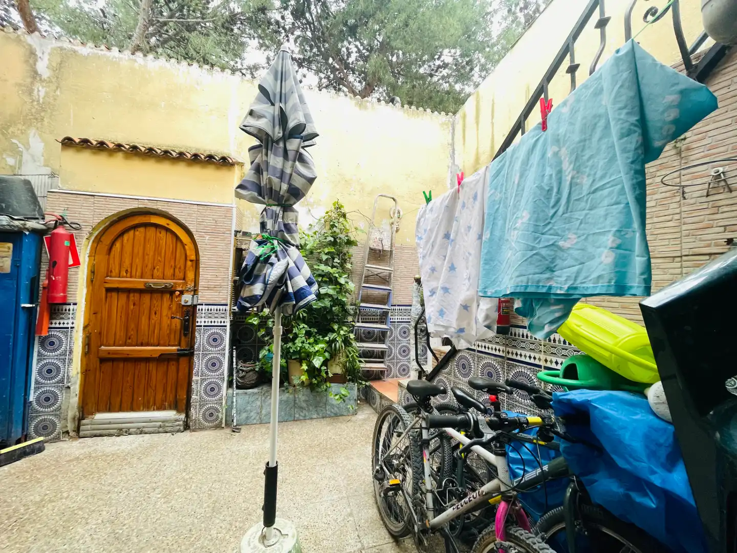 Vista exterior de Casa o xalet en venda en Zaragoza amb Aire condicionat, Calefacció i Jardí privat