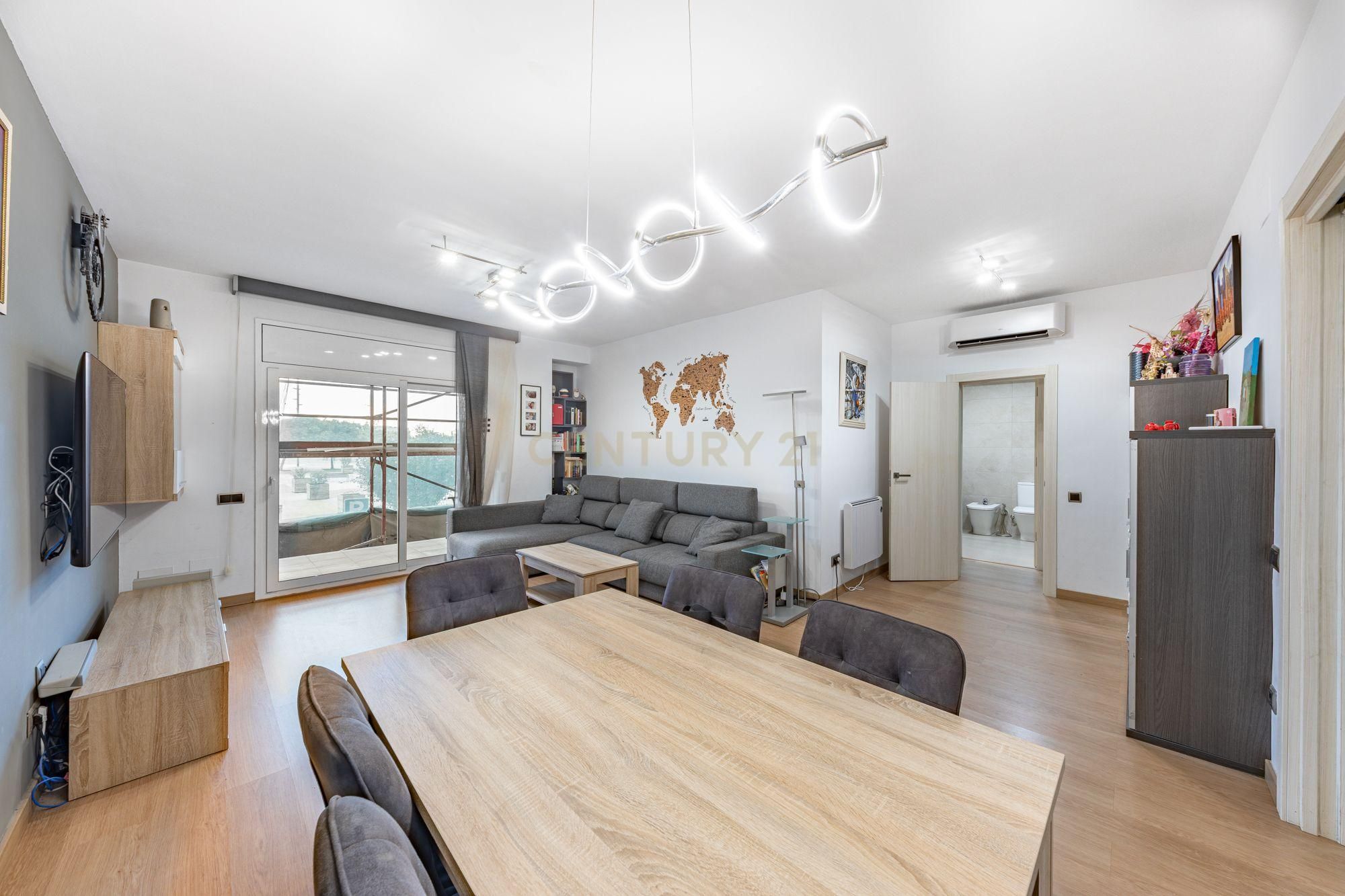 Apartament en venda a Castell - Poble Vell