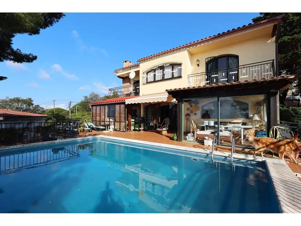 Vista exterior de Casa o xalet en venda en Lloret de Mar amb Calefacció, Jardí privat i Terrassa