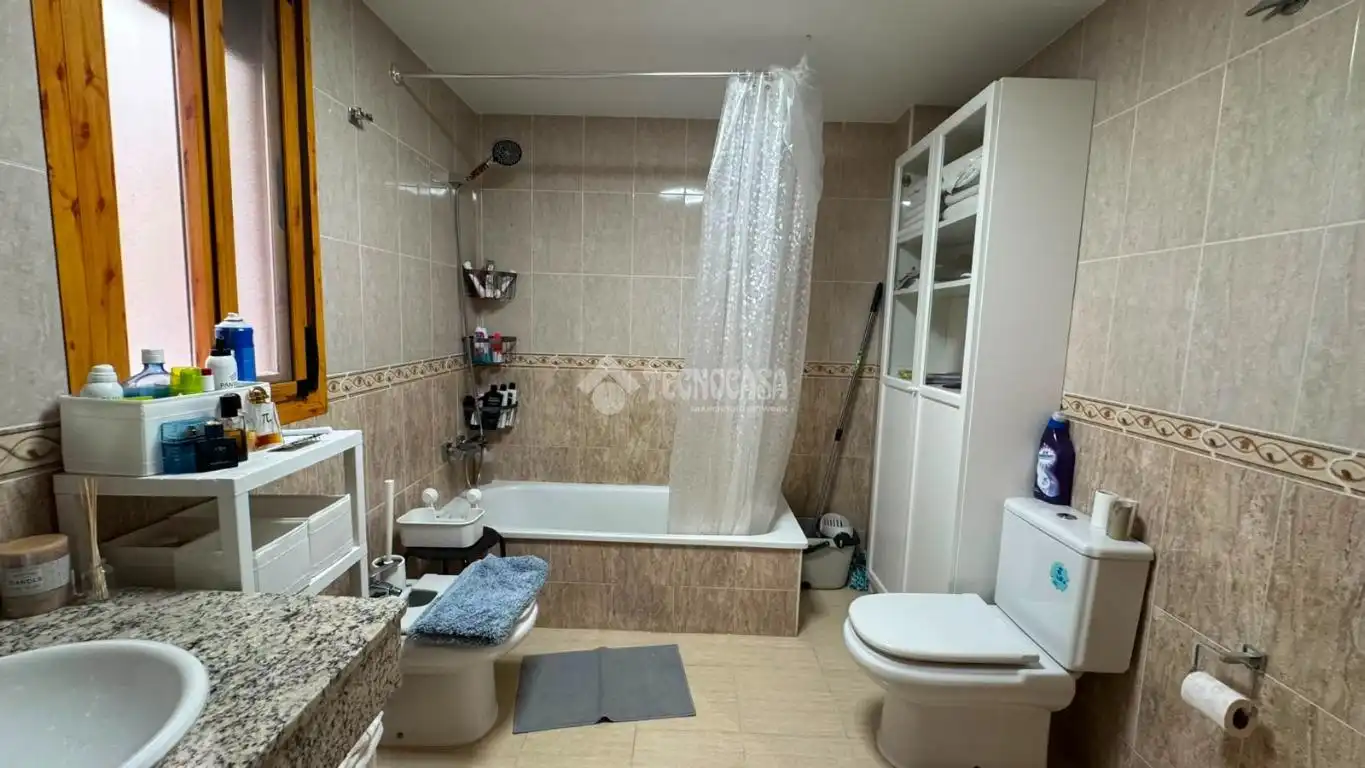 Baño de Piso en venta en Polopos con Aire acondicionado y Balcón