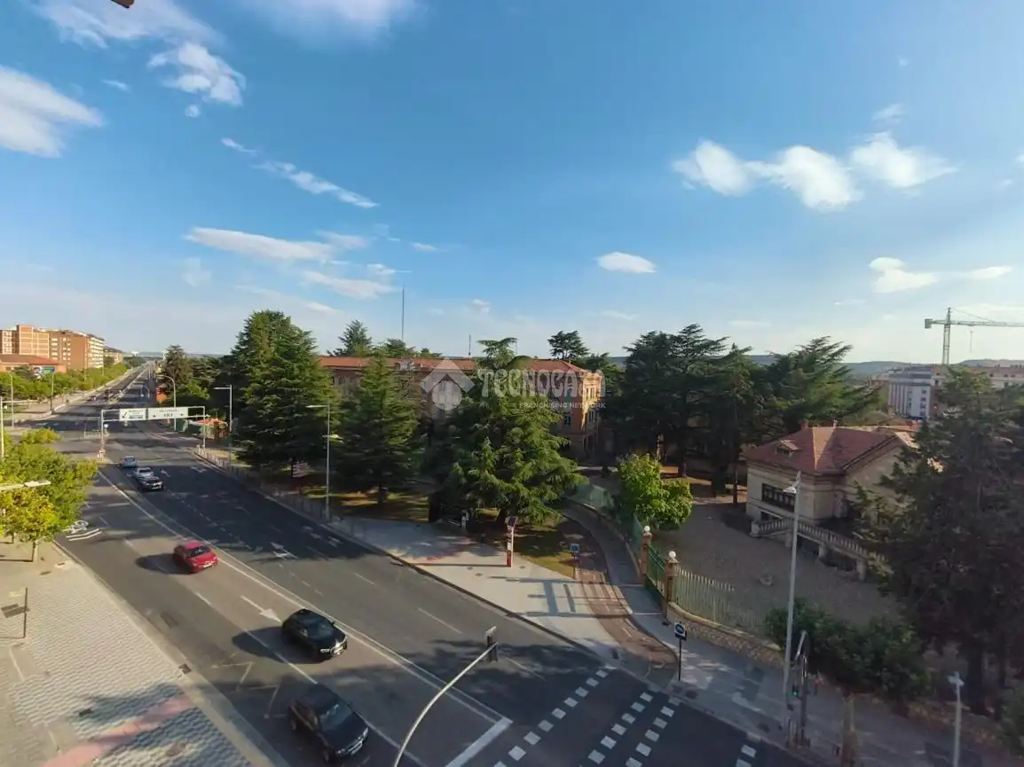 Vista exterior de Piso en venta en Palencia con Trastero y Balcón