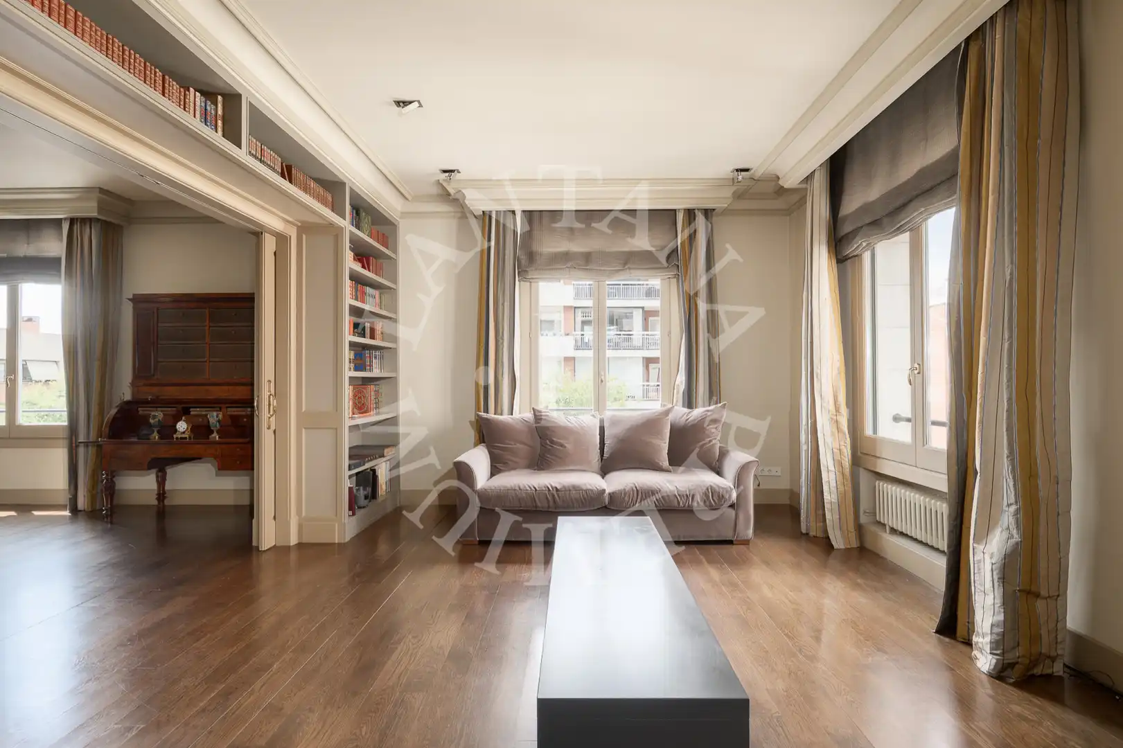 Sala de estar de Piso en venta en Barcelona con Aire acondicionado, Calefacción y Parquet