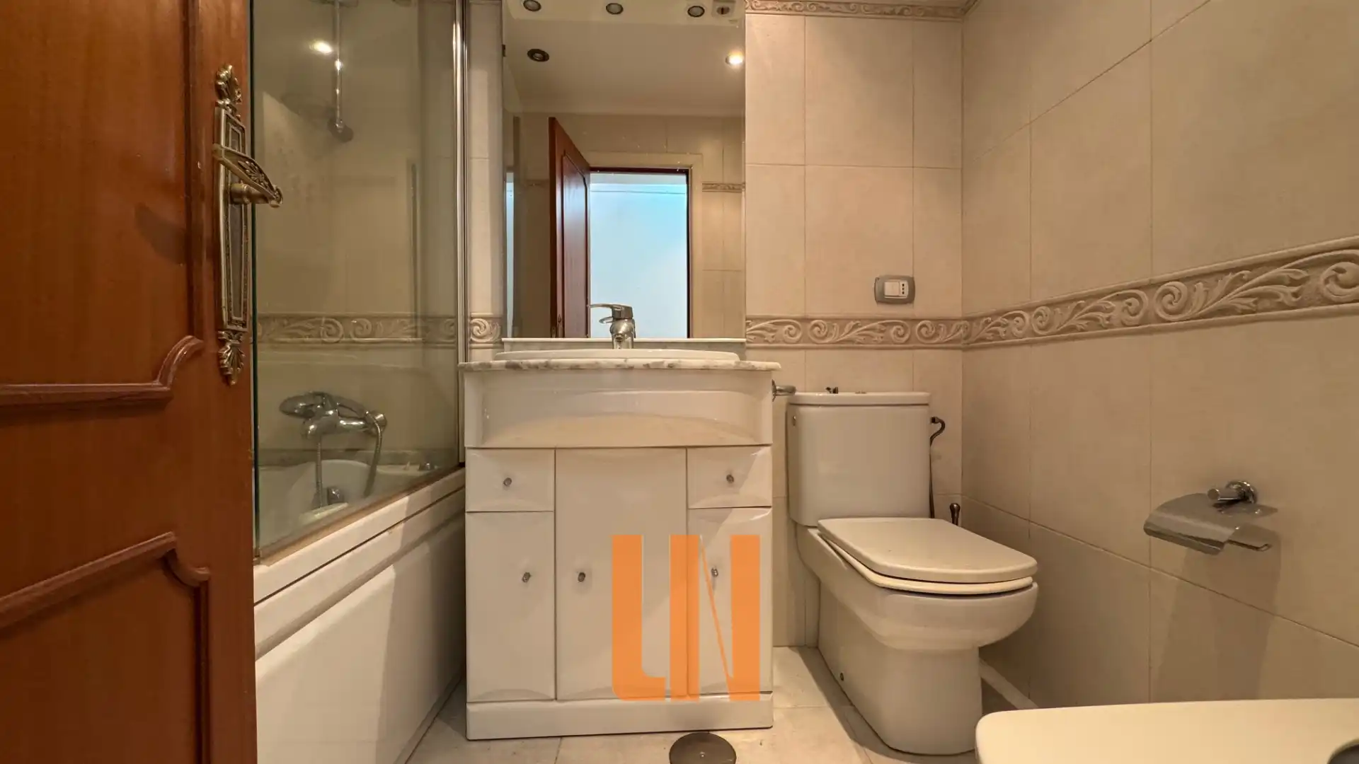 Baño de Piso en venta en A Coruña Capital  con Calefacción, Parquet y Trastero