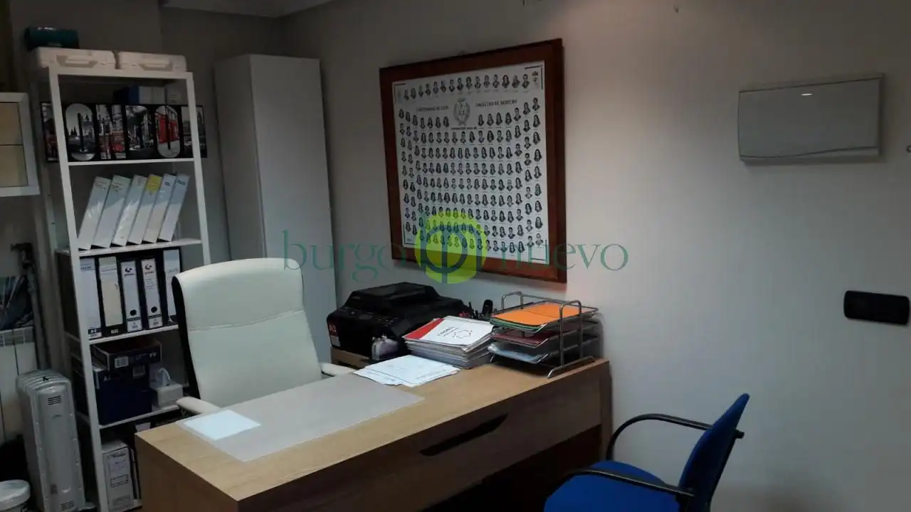 Local comercial en venda a Calle Gran Via De San Marcos 23 3º 23n 24001 Leon, imagen 3
