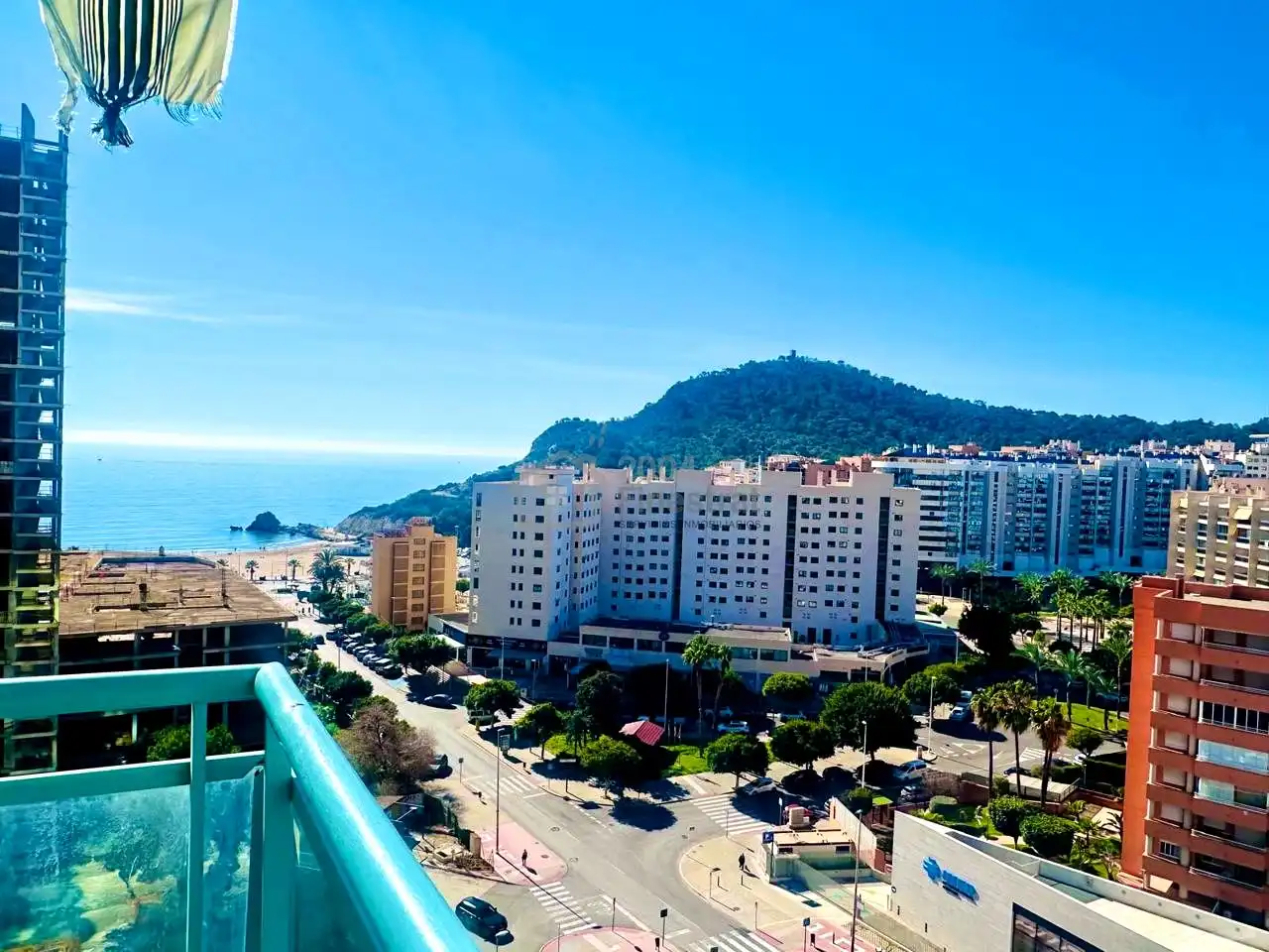 Vista exterior de Apartamento en venta en Benidorm con Terraza y Alarma