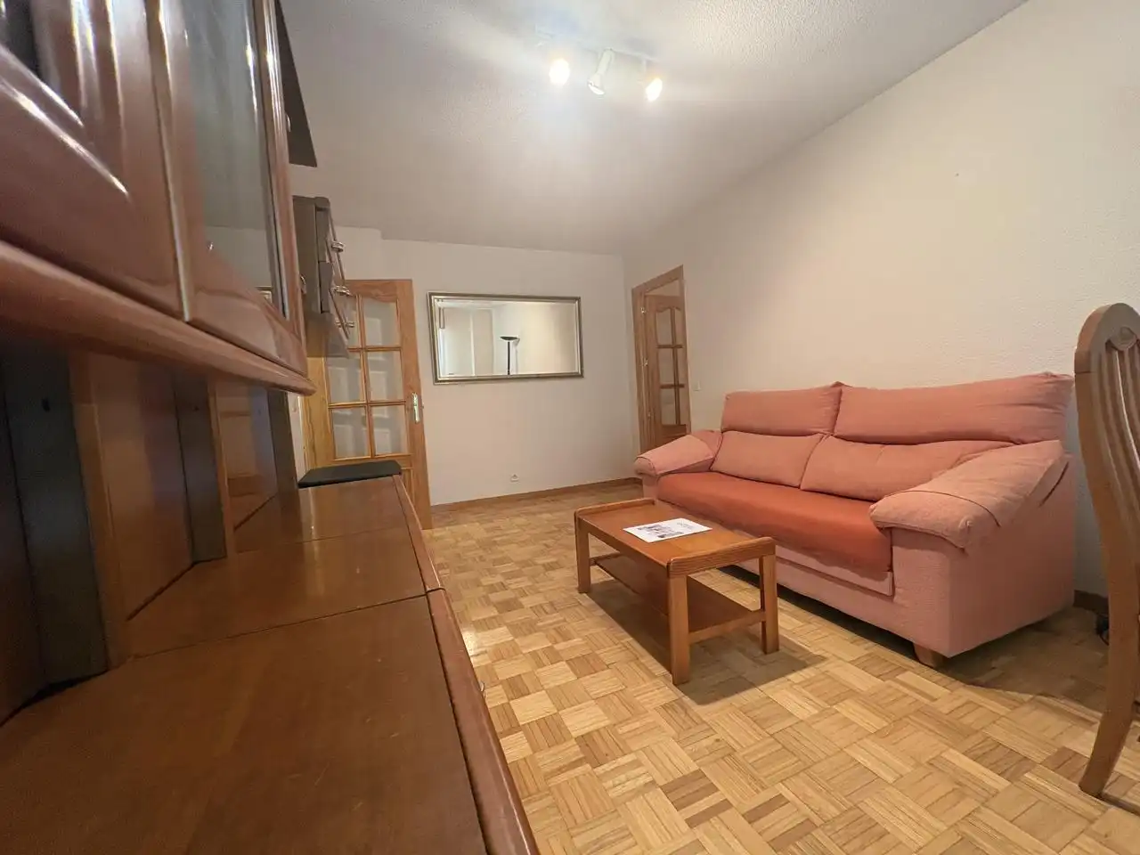 Wohnzimmer von Erdgeschoss zur Miete in San Lorenzo de El Escorial mit Heizung, Parkett und Möbliert