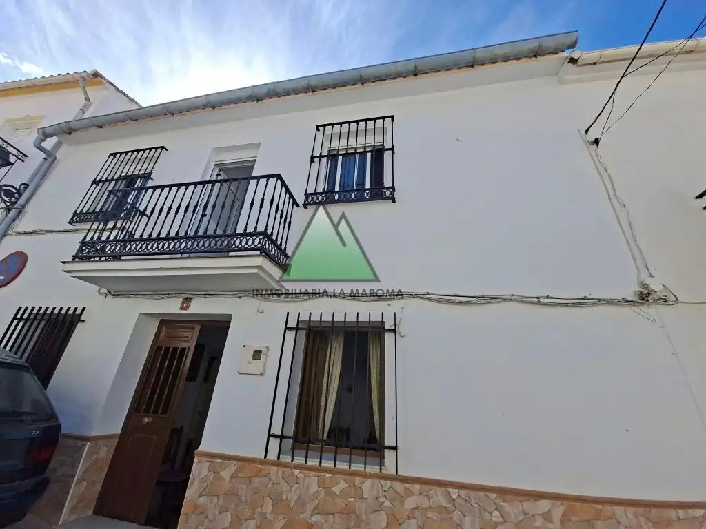 Maison avec terrasse à vendre à Calle Olivar