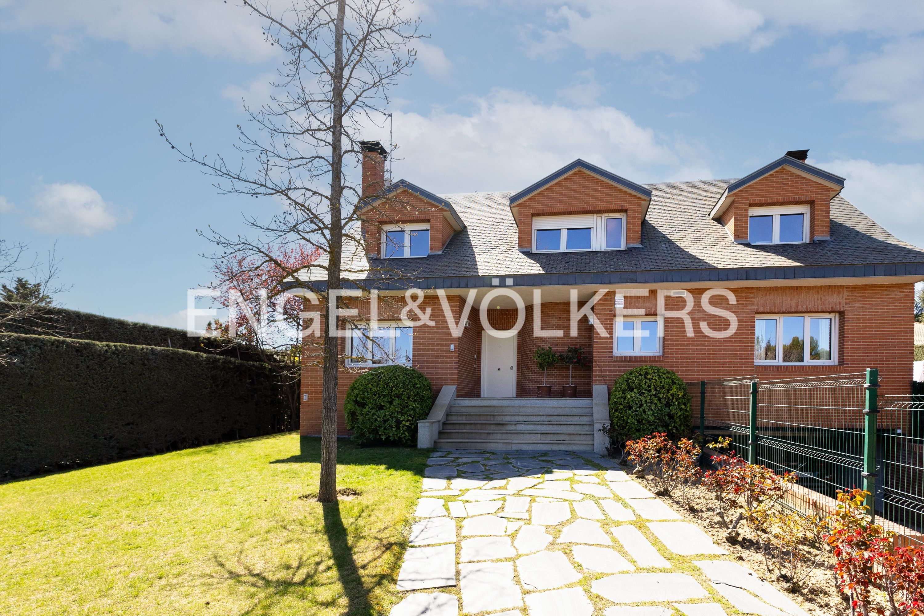 Exterior view of Houses for sale in Boadilla del Monte  with Air Conditioner, Heating and Private garden