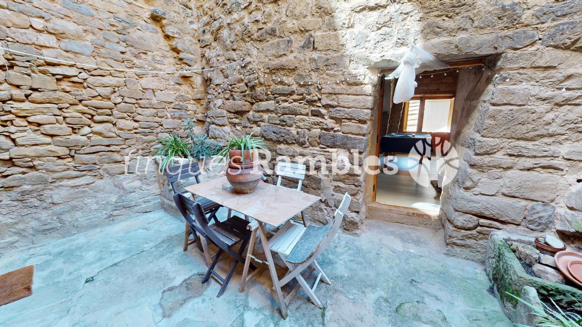 Piso en venta en Copons con Calefacción, Parquet y Terraza