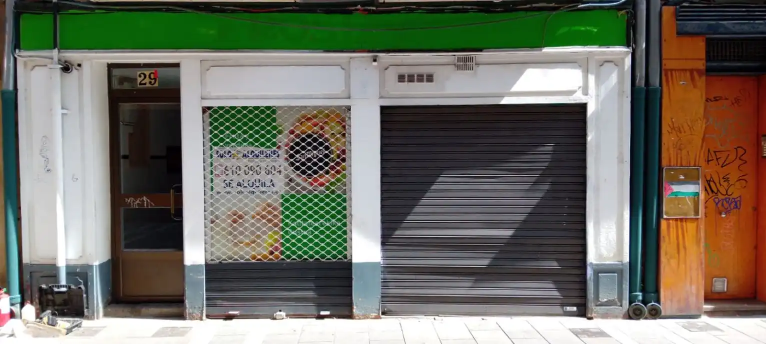 Geschaftsraum zur Miete in  Pamplona / Iruña
