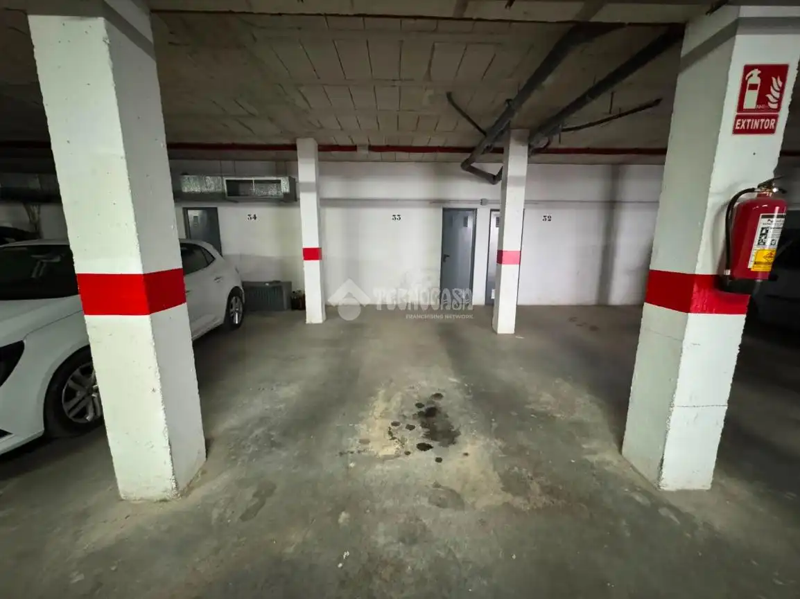 Parking of Detached homes for sale in Écija