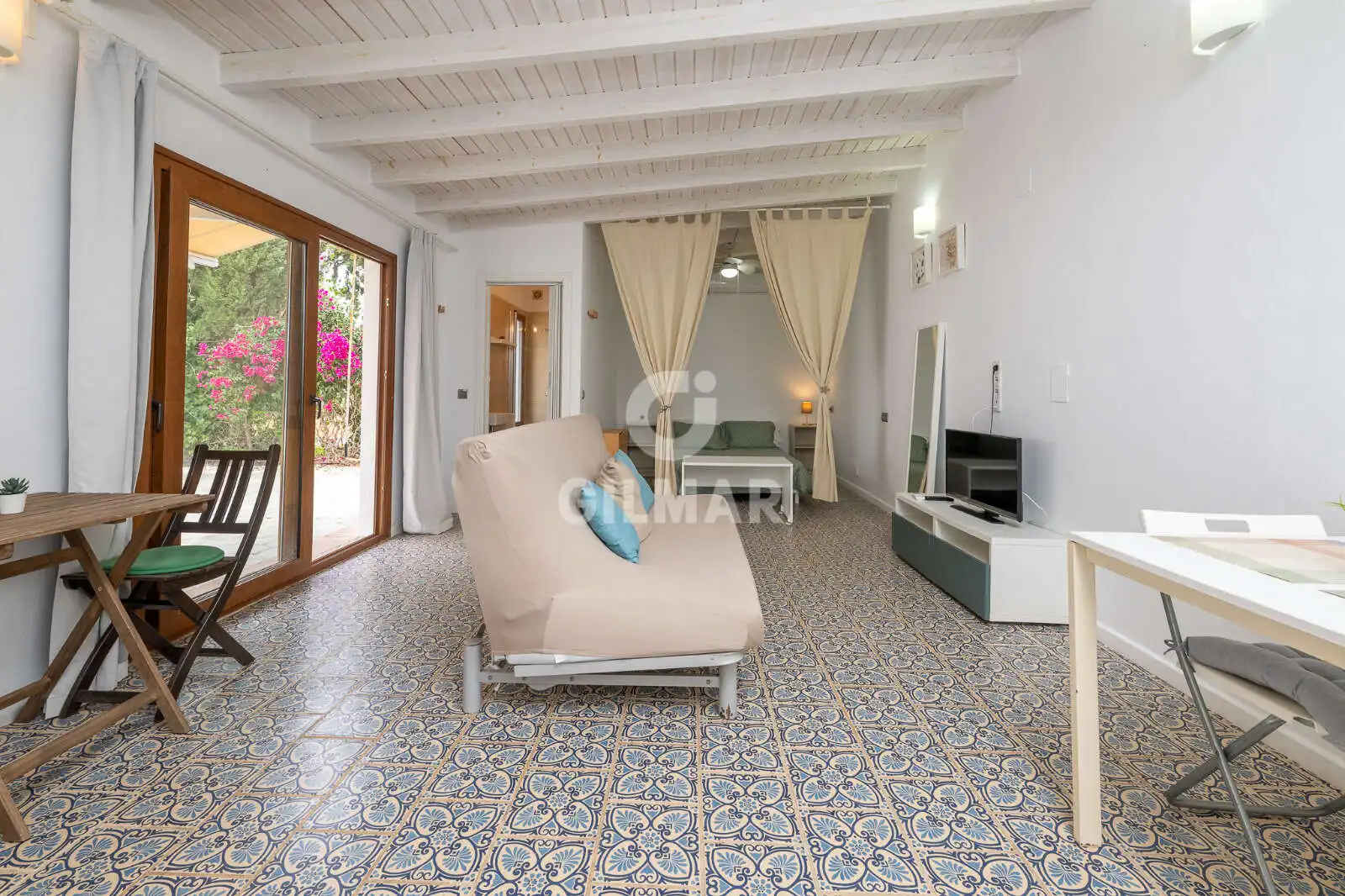 Sala d'estar de Casa o xalet en venda en Vejer de la Frontera amb Calefacció, Jardí privat i Piscina