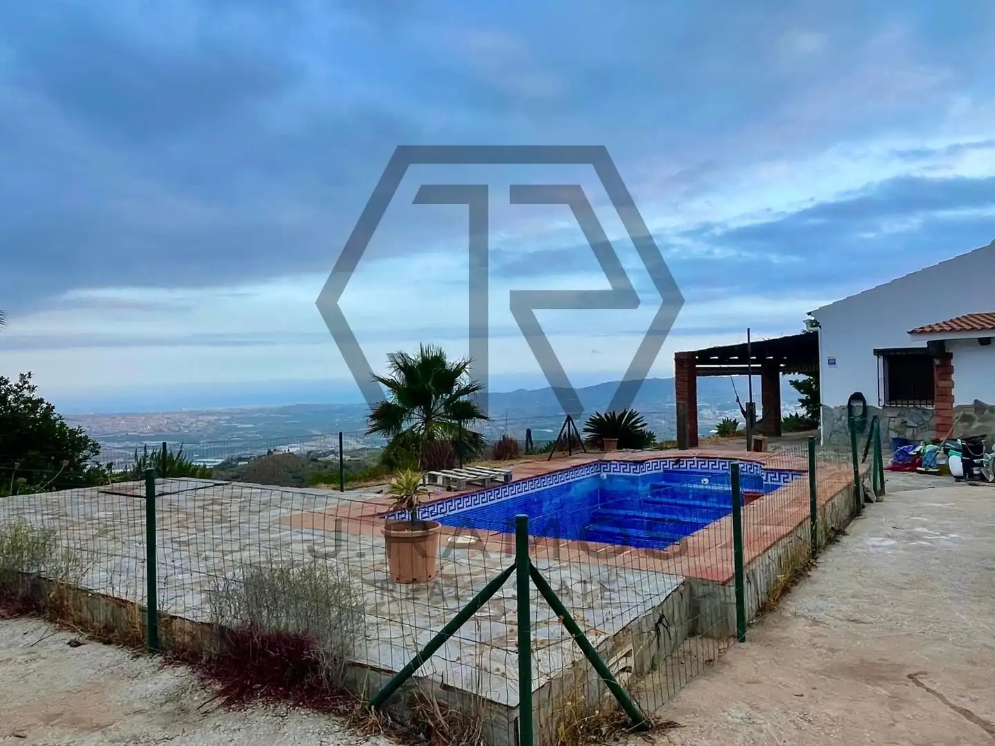 Casa rústica amb piscina en venda a almendrilo