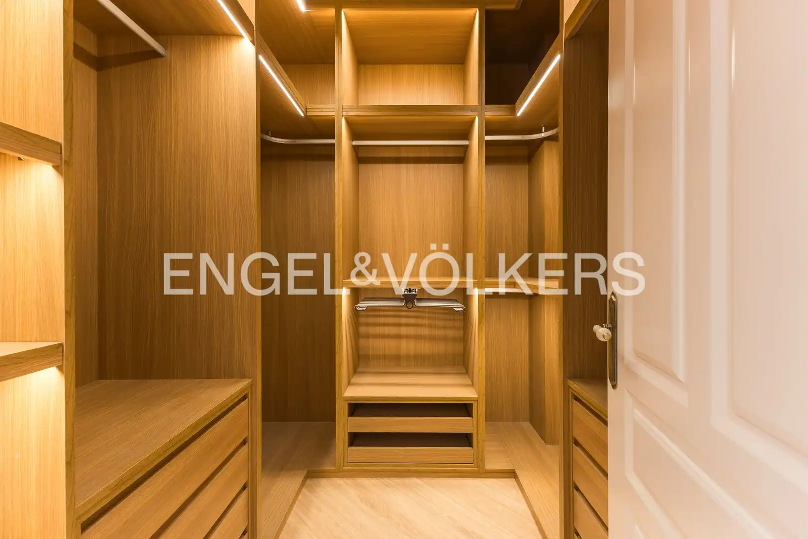 Piso con ascensor en venta en Calle de Guzmán el Bueno, imagen 19