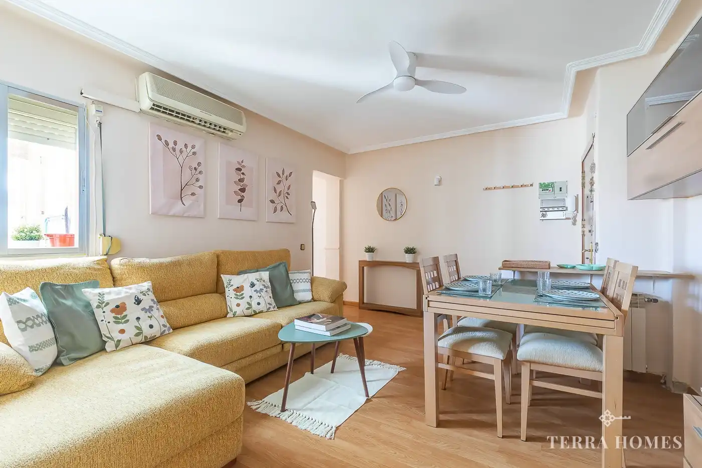 Apartment with lift to rent in C. San Basilio, Usera, 28026 Madrid, España