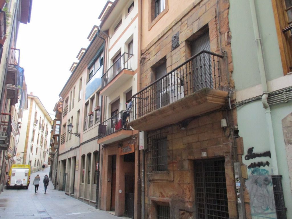 Vista exterior de Piso en venta en Oviedo  con Terraza