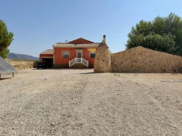 House for sale in El Pinós / Pinoso
