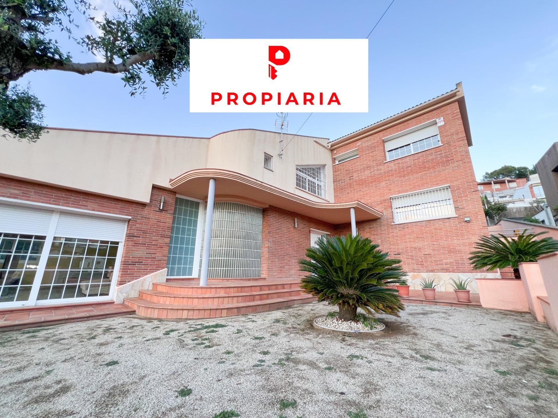 Außenansicht von Haus oder Chalet zum verkauf in Vallirana mit Heizung, Privatgarten und Terrasse