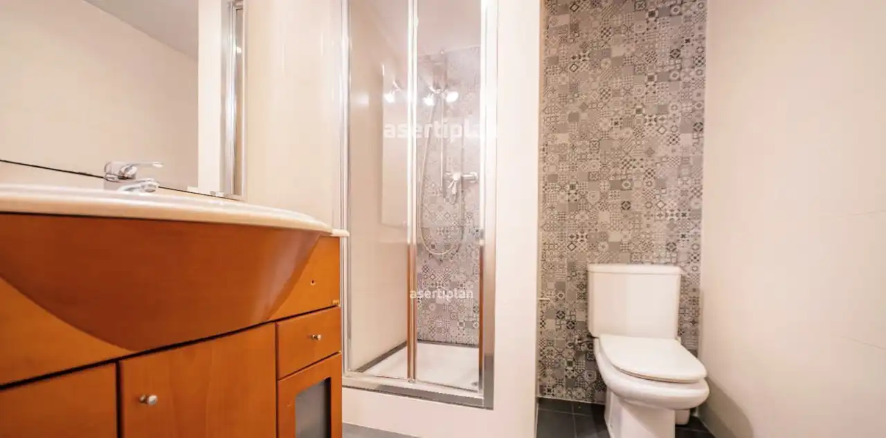 Badezimmer von Maisonette zum Verkauf in Mataró mit Klimaanlage, Heizung und Terrasse