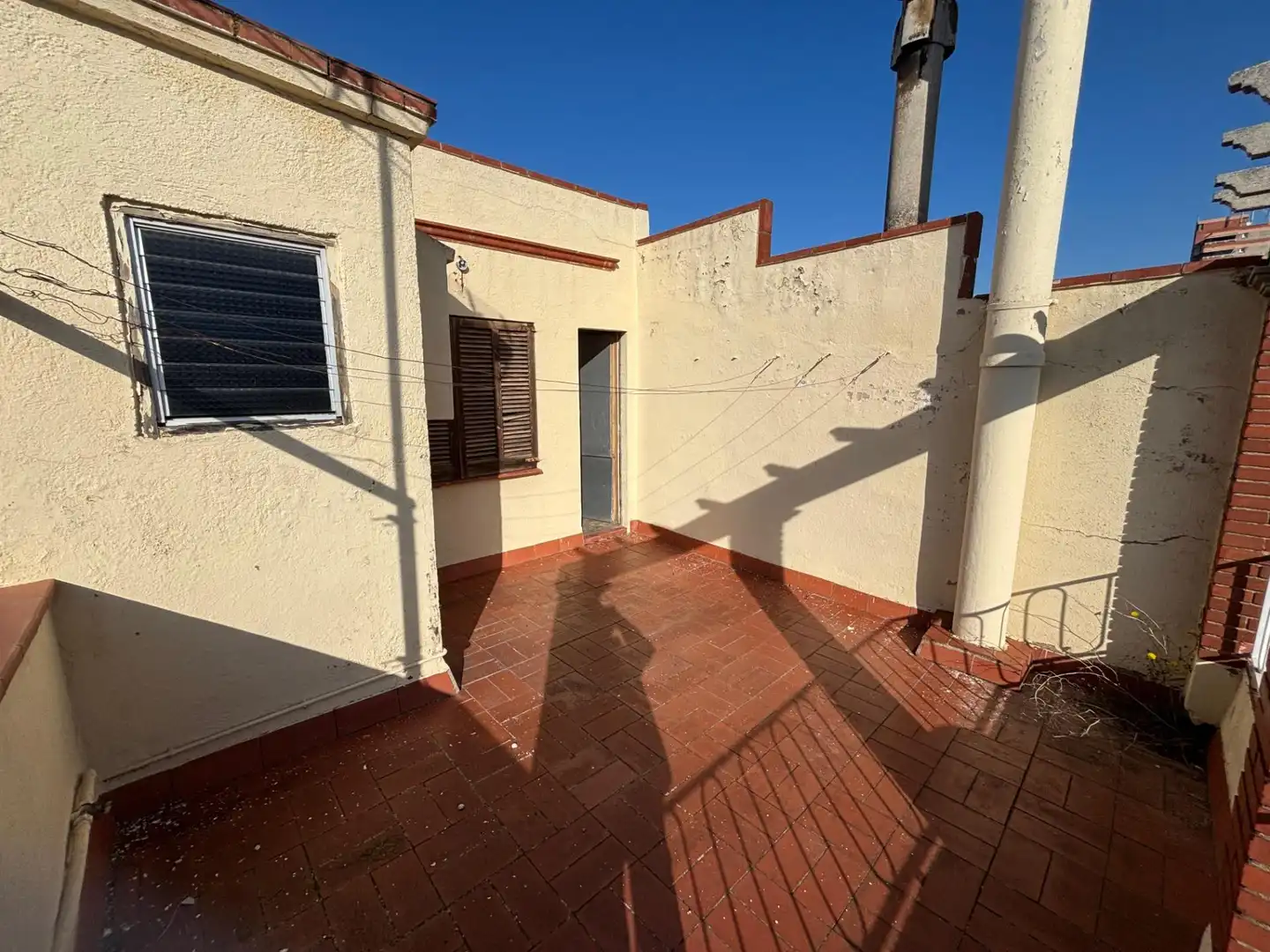 Außenansicht von Haus oder Chalet zum Verkauf in Sabadell mit Terrasse und Abstellraum