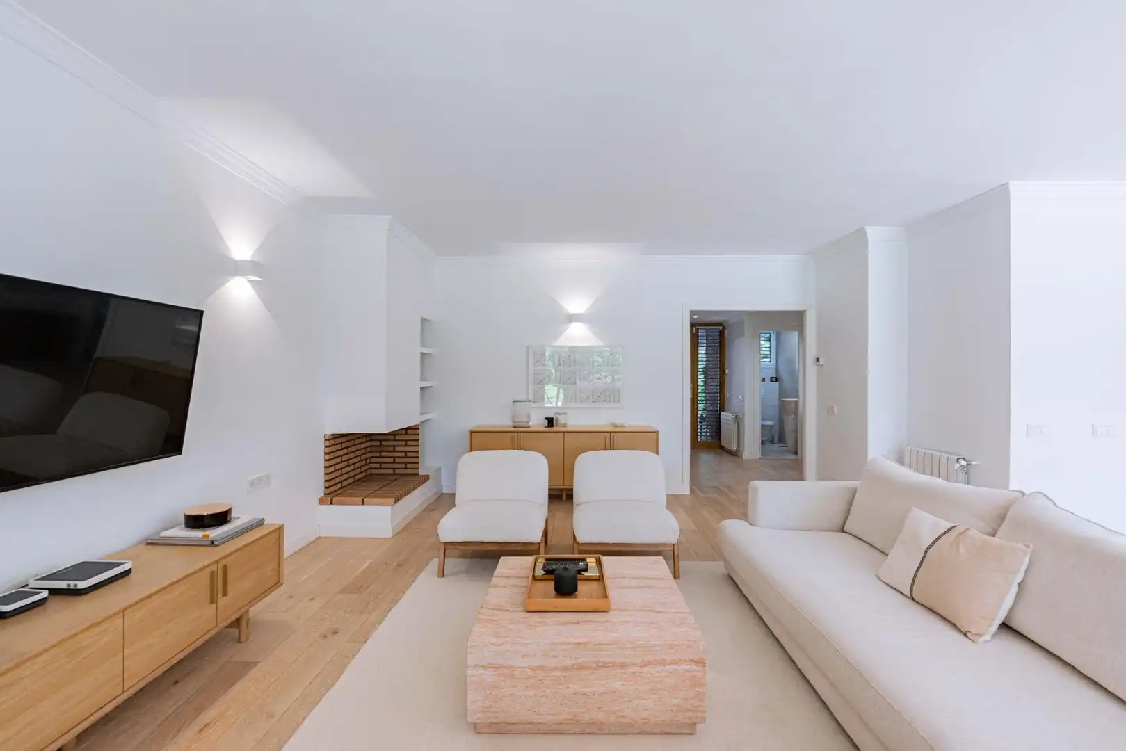 Wohnzimmer von Einfamilien-Reihenhaus zur Miete in Boadilla del Monte mit Klimaanlage, Heizung und Privatgarten