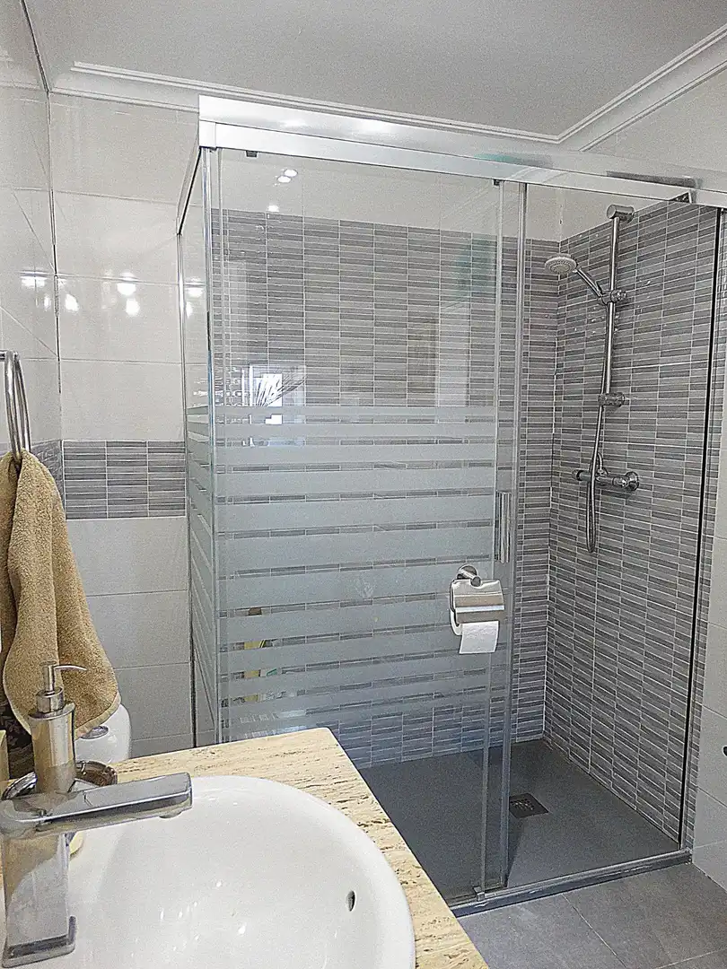 Baño de Casa o chalet en venta en Arganda del Rey con Aire acondicionado, Calefacción y Jardín privado