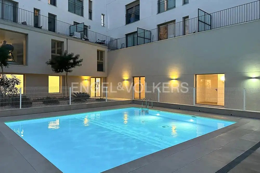 Schwimmbecken von Wohnung zur Miete in  Valencia Capital mit Klimaanlage, Heizung und Privatgarten