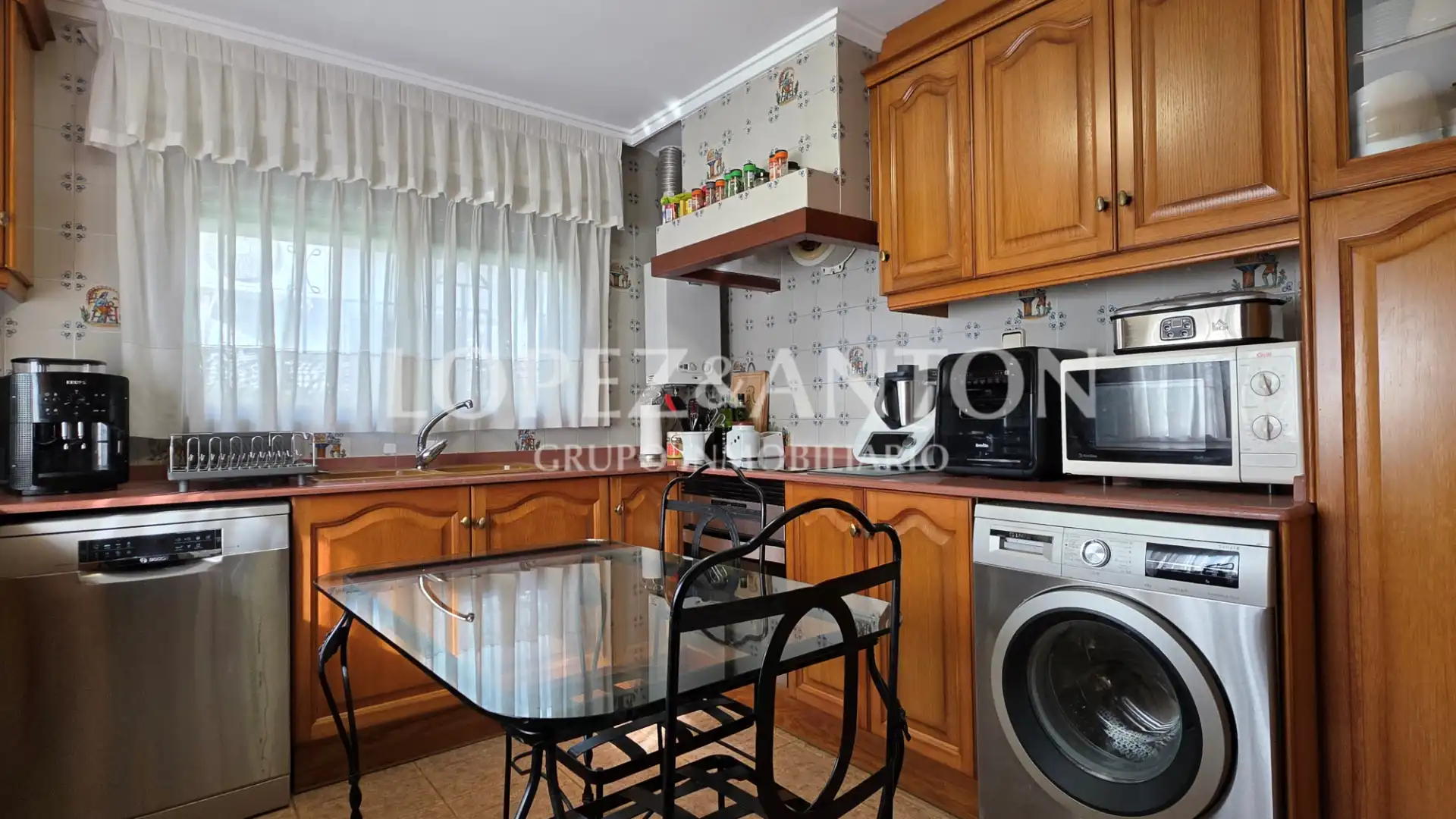 Kitchen of Houses for sale in L'Eliana  with Air Conditioner, Private garden and Terrace