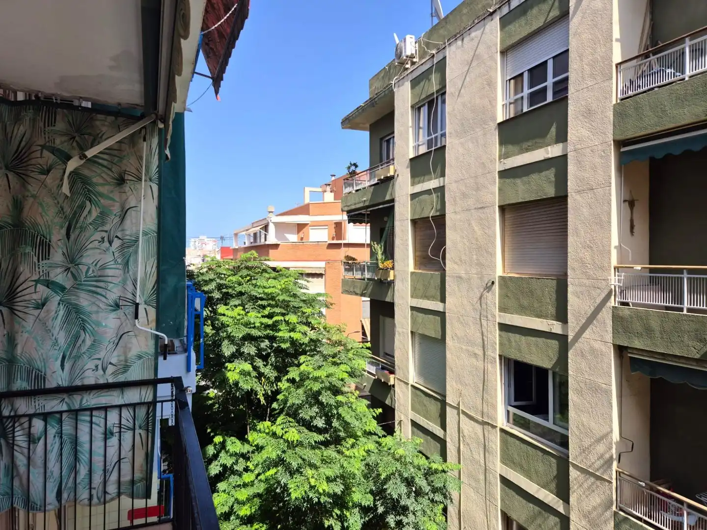 Vista exterior de Apartament en venda en Alicante / Alacant amb Aire condicionat i Balcó