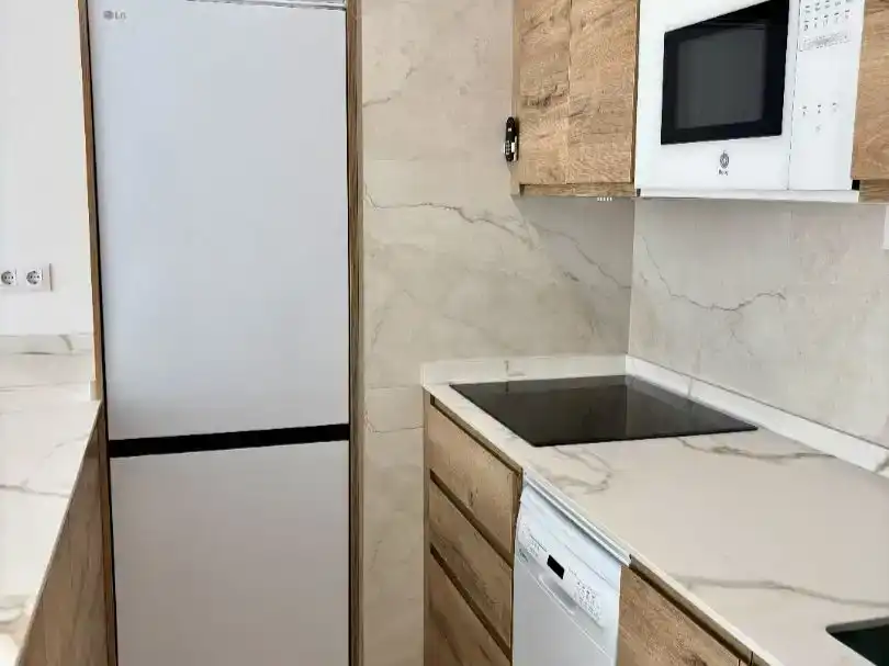Küche von Wohnung zur Miete in Benidorm mit Klimaanlage, Parkett und Schwimmbad