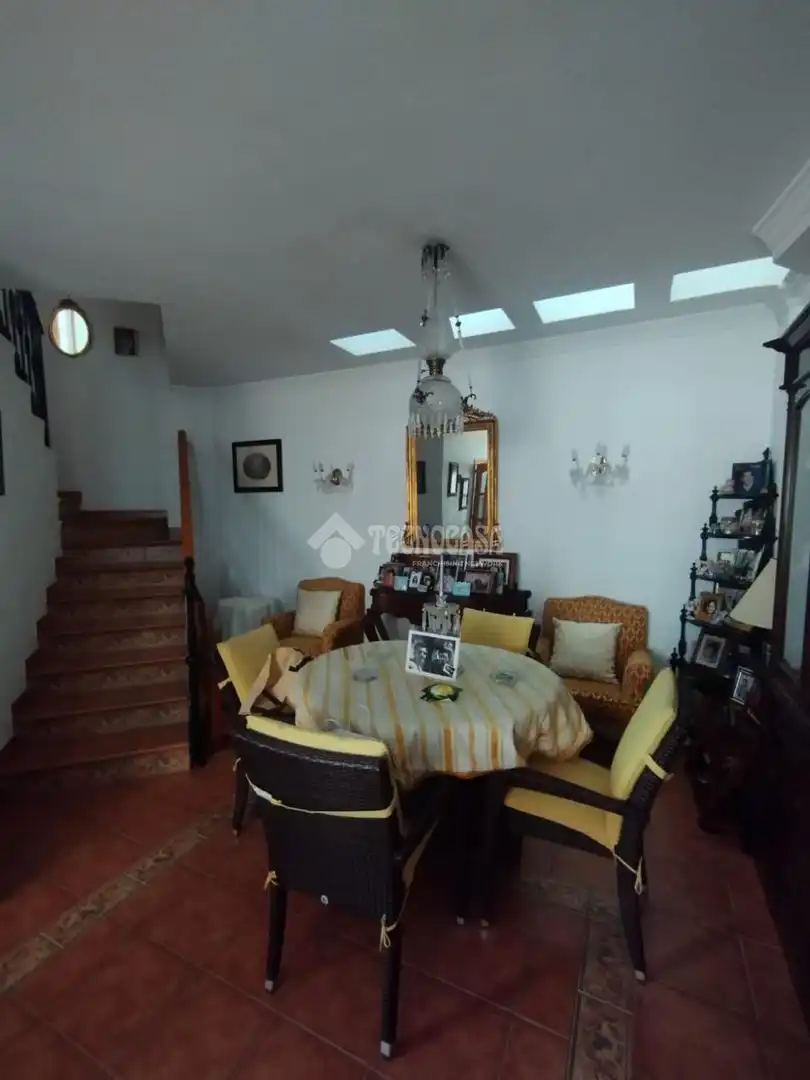 Esszimmer von Einfamilien-Reihenhaus zum Verkauf in Málaga mit Klimaanlage, Terrasse und Balkon