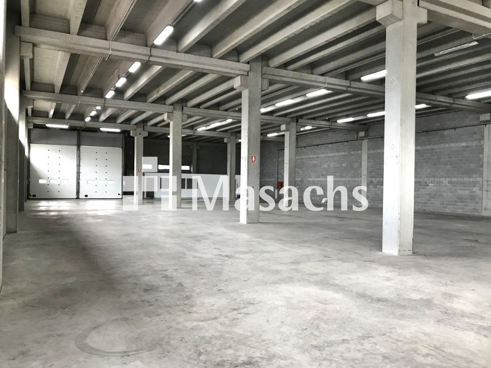 Nau industrial de lloguer en Terrassa