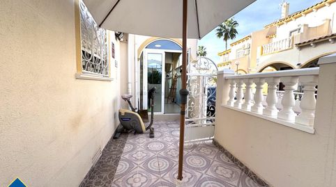 Casa renovada con piscina comunitaria, en la provincia de Alicante, en la ciudad de Orihuela Costa. 5 habitaciones | 103 m² | 2 ki, imatge 4