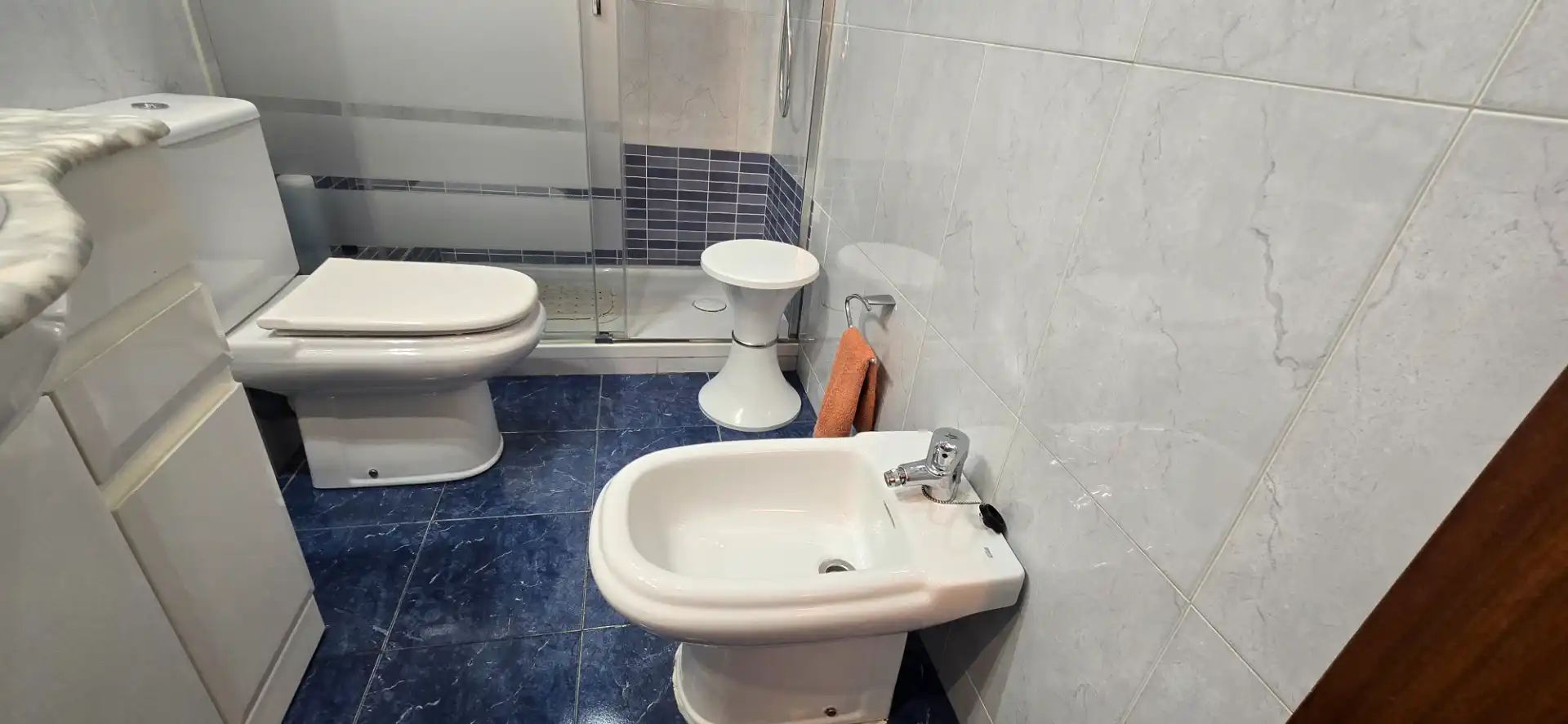 Baño de Piso en venta en Santa Coloma de Gramenet con Aire acondicionado, Calefacción y Horno
